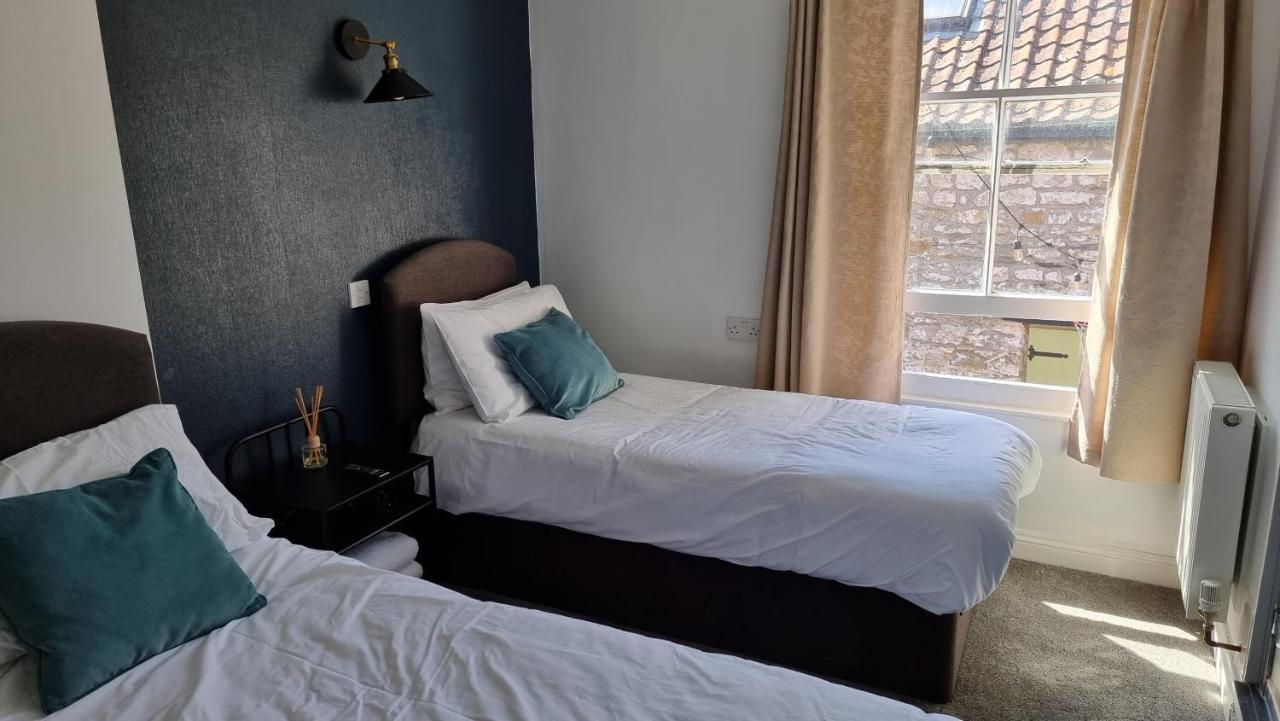 The Portcullis Hotel Chipping Sodbury Eksteriør billede